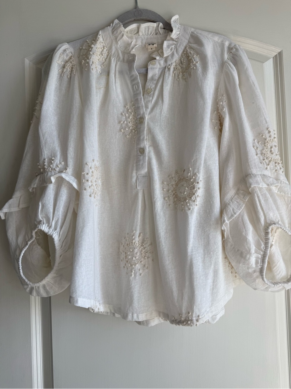 Ivy Jane White Embroidered Ruffle-Neck Peasant Blouse